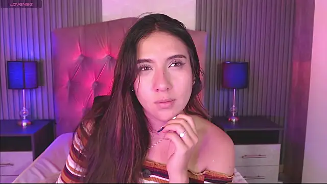 Snapshot of Bonnali_lune chatting on 11/13/25, 10:35 Bonnali lune online show from 11/13/25, 10:35