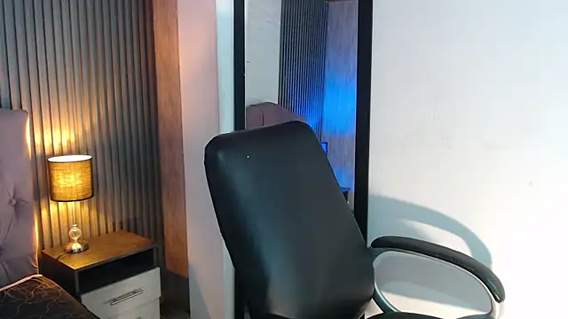 Bonnali lune online show from 01/14/26, 03:54