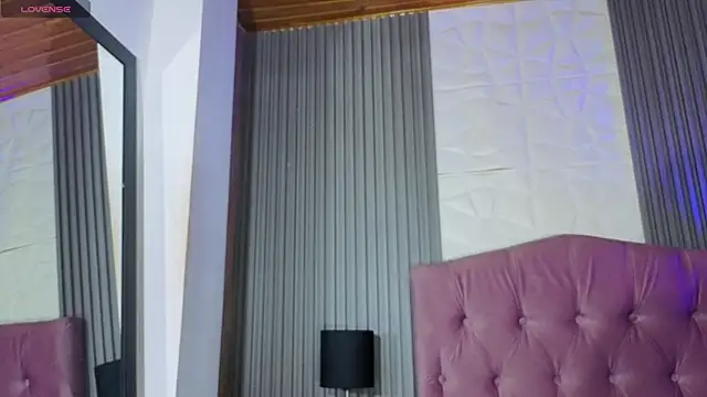 Bonnali lune online show from 04/12/26, 04:16