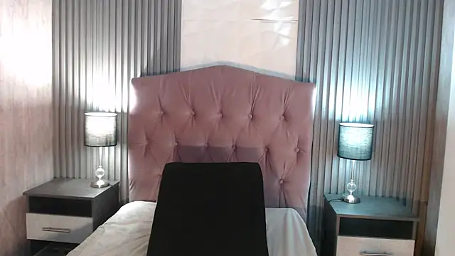 Bonnali lune online show from 02/16/26, 07:45