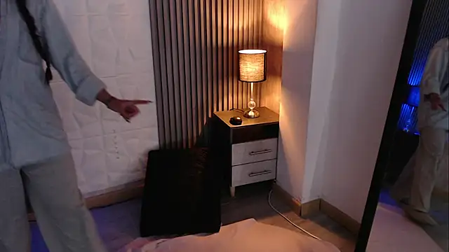 Snapshot of Bonnali_lune chatting on 10/29/25, 10:20 Bonnali lune online show from 10/29/25, 10:20