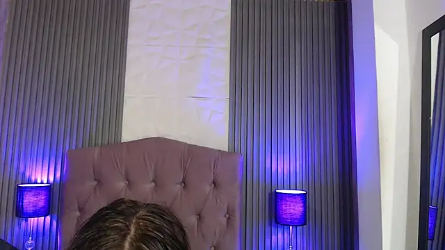 Bonnali lune online show from 03/08/26, 04:05