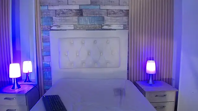 Bonnali lune online show from 03/26/26, 03:05