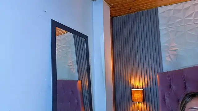 Bonnali lune online show from 03/23/26, 04:01