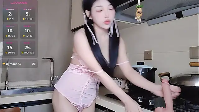 Coco--01 online show from 10/30/25, 12:42