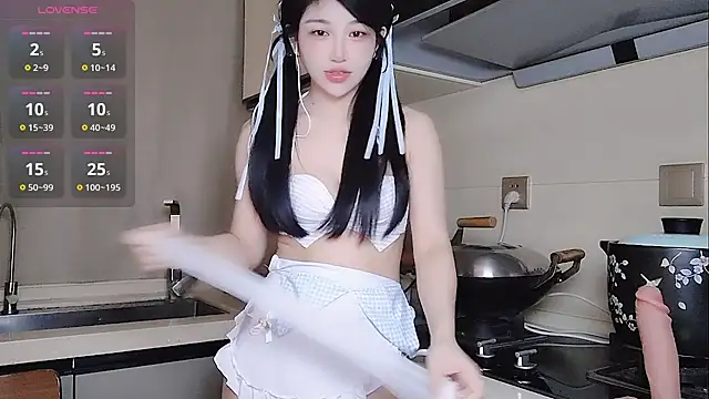Snapshot of Coco--01 chatting on 10/09/25, 12:55 Coco--01 online show from 10/09/25, 12:55