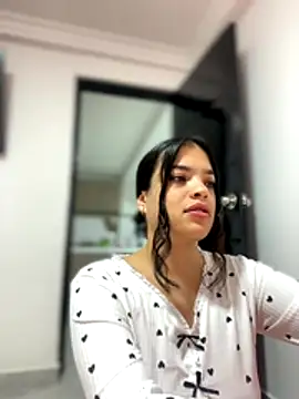 JuanitaMore01 online show from 10/31/25, 12:29