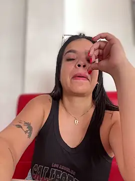 JuanitaMore01 online show from 01/06/26, 03:16