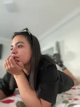 JuanitaMore01 online show from 12/22/25, 07:58