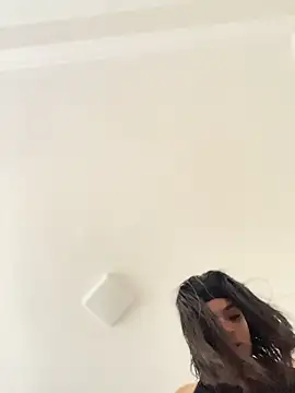 JuanitaMore01 online show from 04/17/26, 08:33