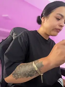 JuanitaMore01 online show from 04/06/26, 09:05