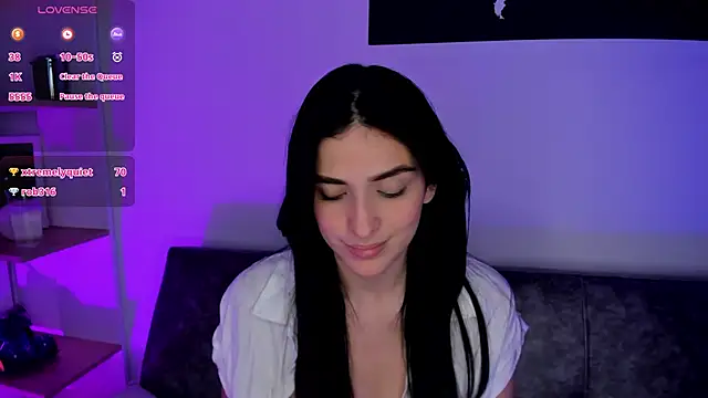 Snapshot of ZoeValencia1 chatting on 09/20/25, 12:32 ZoeValencia1 online show from 09/20/25, 12:32