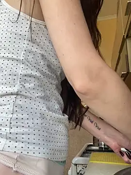 Cute Erika online show from 10/22/25, 10:04