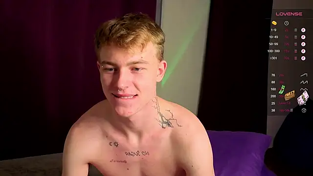 Snapshot of callmealexthx chatting on 10/20/25, 04:36 callmealexthx online show from 10/20/25, 04:36