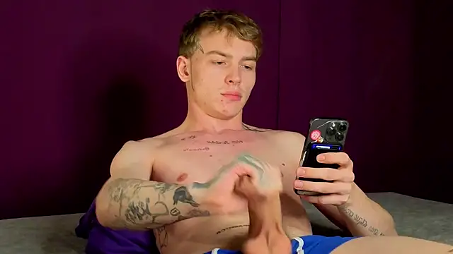 Snapshot of callmealexthx chatting on 11/02/25, 05:18 callmealexthx online show from 11/02/25, 05:18