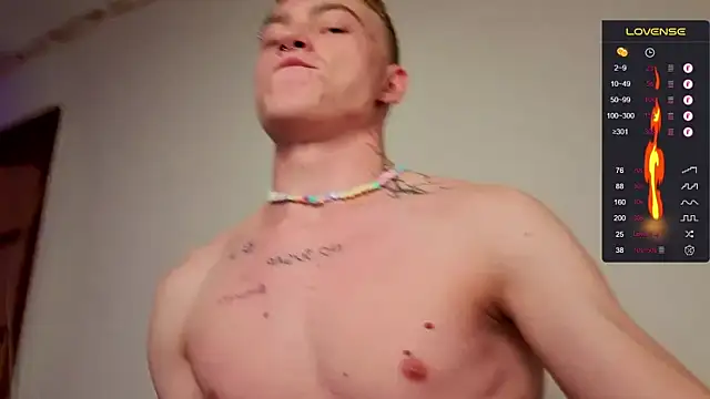 Snapshot of callmealexthx chatting on 09/17/25, 04:20 callmealexthx online show from 09/17/25, 04:20