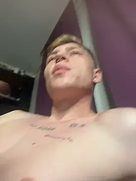 Snapshot of callmealexthx chatting on 09/27/25, 04:46 callmealexthx online show from 09/27/25, 04:46