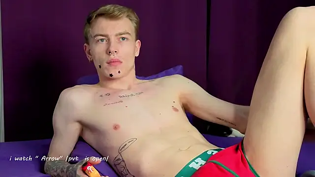 Snapshot of callmealexthx chatting on 10/22/25, 04:23 callmealexthx online show from 10/22/25, 04:23