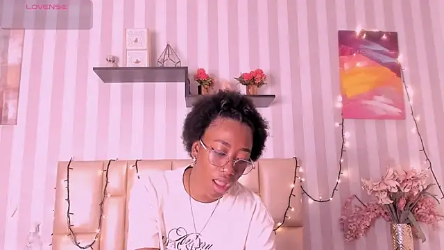 DarkHoneyy online show from 02/20/26, 12:51