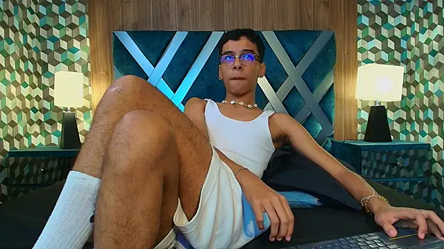 Snapshot of Aiden_Royce chatting on 09/20/25, 10:26 Aiden Royce online show from 09/20/25, 10:26