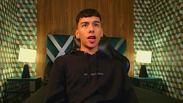 Aiden Royce online show from 10/24/25, 05:39