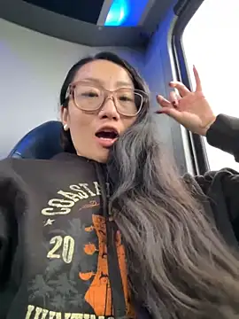 Aliciaz3 online show from 11/10/25, 06:02