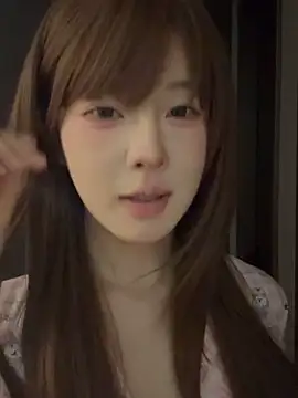 EnEn xiaobao online show from 12/17/25, 01:05