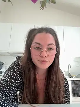 liloush   online show from 04/20/26, 01:45