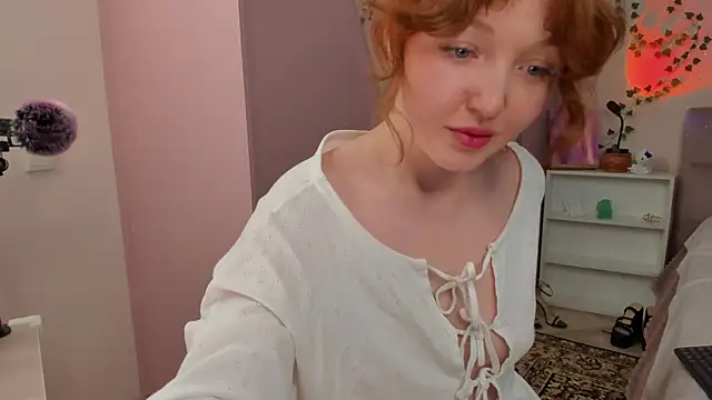 Snapshot of EmyRosaly chatting on 04/14/26, 12:54 EmyRosaly online show from 04/14/26, 12:54