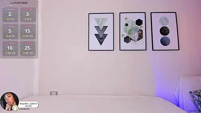 Snapshot of Tina_curly chatting on 02/18/26, 10:22 Tina curly online show from 02/18/26, 10:22