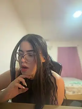 Snapshot of Valentina2390 chatting on 07/11/26, 02:23 Valentina2390 online show from 07/11/26, 02:23