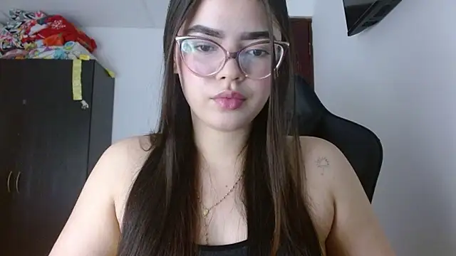 Valentina2390 online show from 04/06/26, 11:17