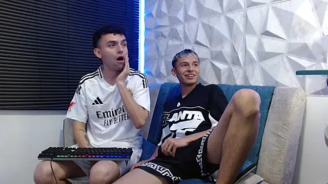 Snapshot of Isaac_tan chatting on 10/09/25, 03:51 Isaac tan online show from 10/09/25, 03:51