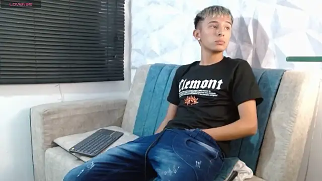 Isaac tan online show from 12/04/25, 10:09