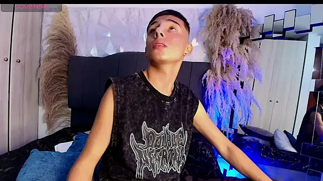 Isaac tan online show from 02/26/26, 04:34