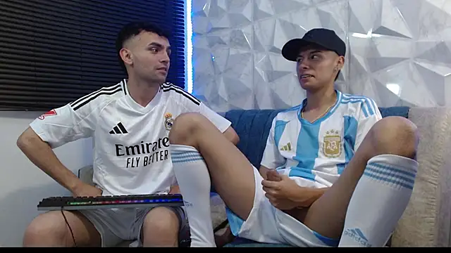 Snapshot of Isaac_tan chatting on 09/27/25, 04:07 Isaac tan online show from 09/27/25, 04:07