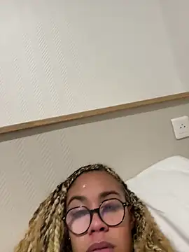 sexentrevoisin online show from 03/01/26, 01:05