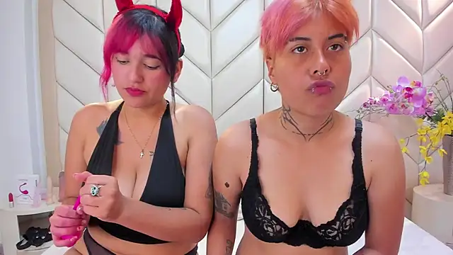 AnnieAndReach online show from 12/19/25, 12:25