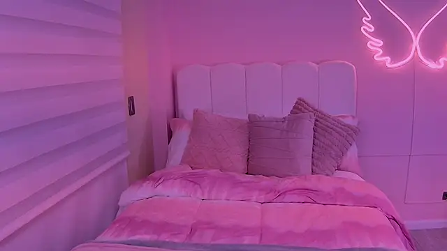 dayannaa   online show from 11/15/25, 12:58