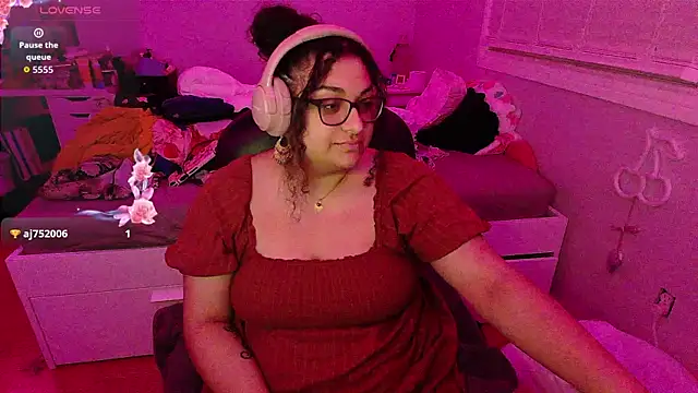 Snapshot of chericheesecake chatting on 09/28/25, 03:57 chericheesecake online show from 09/28/25, 03:57