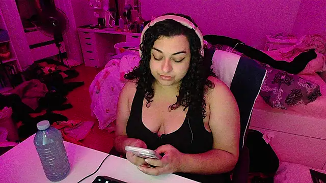 Snapshot of chericheesecake chatting on 10/25/25, 03:28 chericheesecake online show from 10/25/25, 03:28