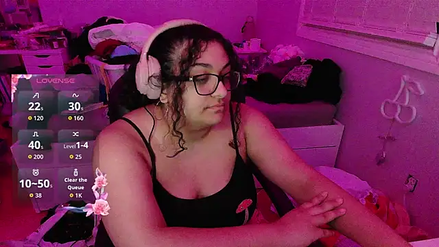 Snapshot of chericheesecake chatting on 09/23/25, 01:01 chericheesecake online show from 09/23/25, 01:01