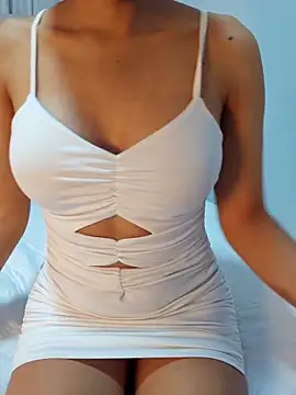 Snapshot of Miss_Pompitas23 chatting on 04/15/26, 04:07 Miss Pompitas23 online show from 04/15/26, 04:07