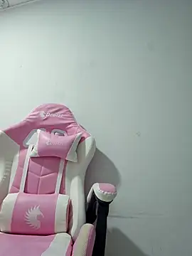 Snapshot of Miss_Pompitas23 chatting on 12/01/25, 01:50 Miss Pompitas23 online show from 12/01/25, 01:50