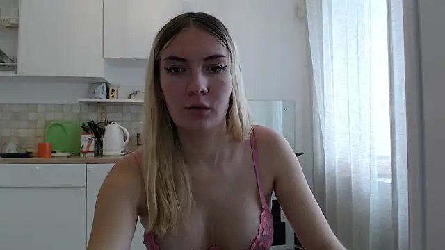 Snapshot of ProstoMaria chatting on 10/11/25, 07:20 ProstoMaria online show from 10/11/25, 07:20