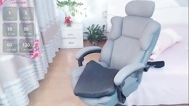 yaoyao-baby520 online show from 10/19/25, 01:58