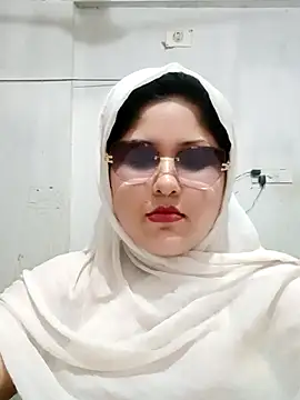 Snapshot of Nusrat-N chatting on 06/01/26, 02:06 Nusrat-N online show from 06/01/26, 02:06