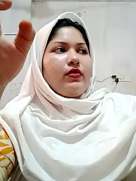 Snapshot of Nusrat-N chatting on 06/25/26, 09:58 Nusrat-N online show from 06/25/26, 09:58