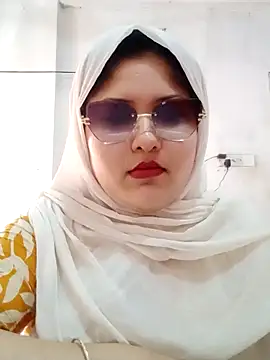 Snapshot of Nusrat-N chatting on 06/12/26, 08:23 Nusrat-N online show from 06/12/26, 08:23