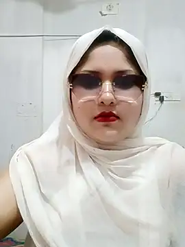 Snapshot of Nusrat-N chatting on 06/28/26, 01:23 Nusrat-N online show from 06/28/26, 01:23